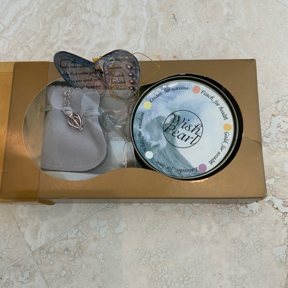 Wish Pearl Gift Set in Gold NWT - Picture 2 of 3